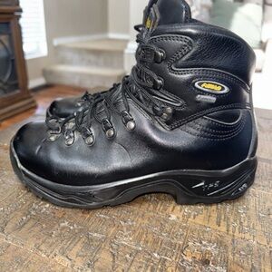 ASOLO TPS 520 GV Backpacking, Technical Terrian Hiking Boots Men’s 8.5 Gore-Tex